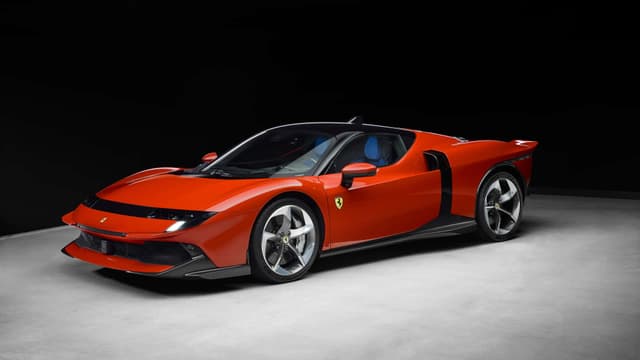 فيراري 849 تيستاروسا: سيارة هجينة رياضية بتصميم جريء وأداء استثنائي فيراري 849 تيستاروسا: سيارة هجينة رياضية بتصميم جريء وأداء استثنائي