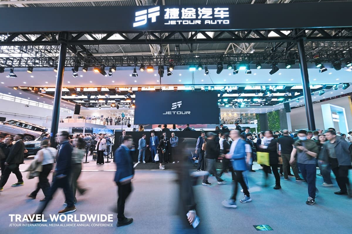 تجربة جيتور جي 700 في معرض بكين للسيارات 2026: أداء استثنائي وتقنيات هجينة متقدمة