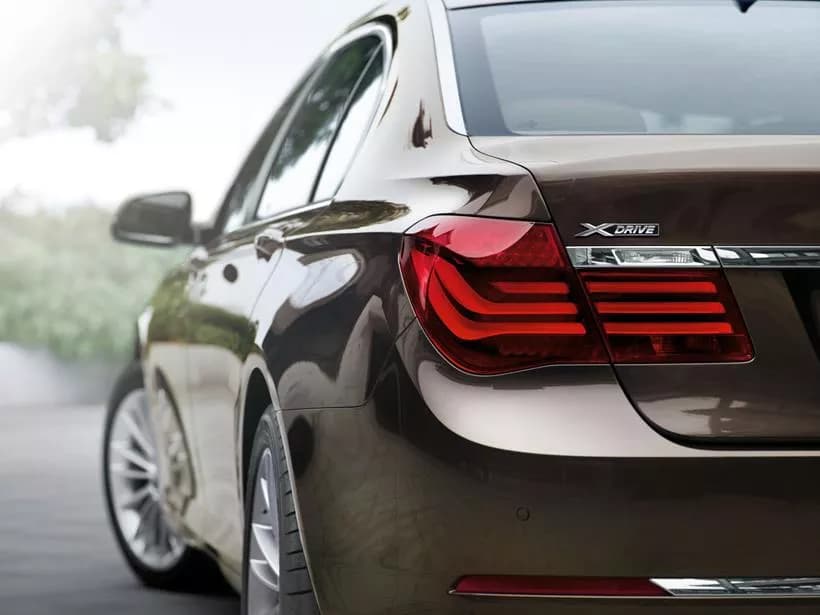 740i