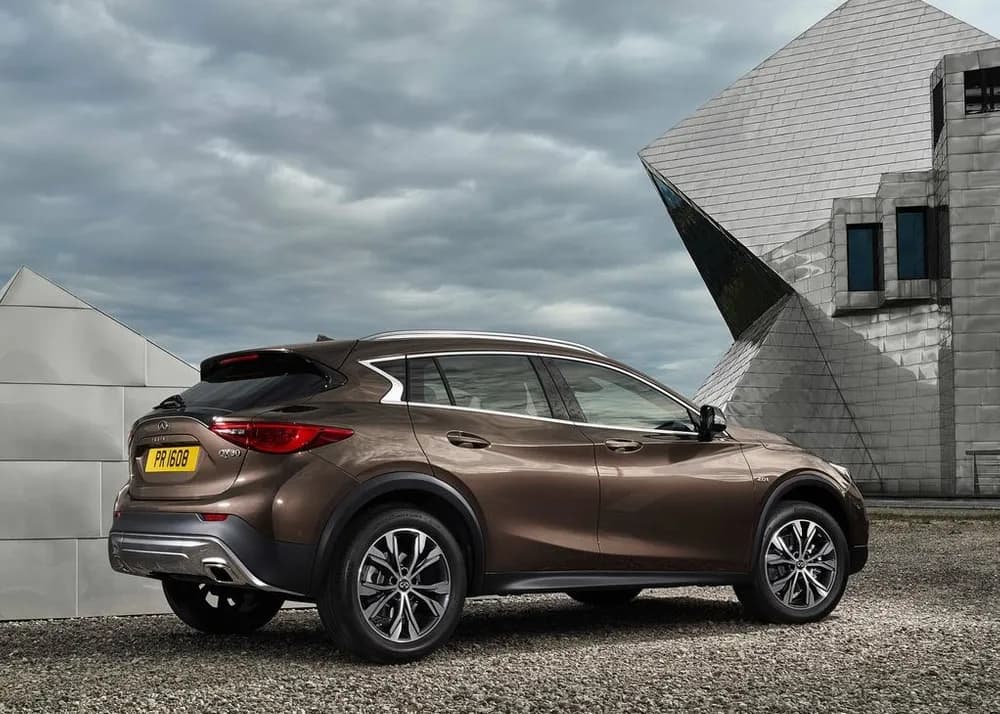 QX30