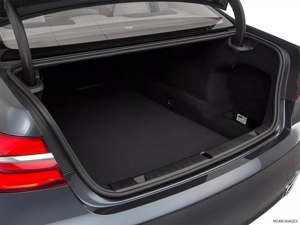 BMW 7 Series 2018 740Li