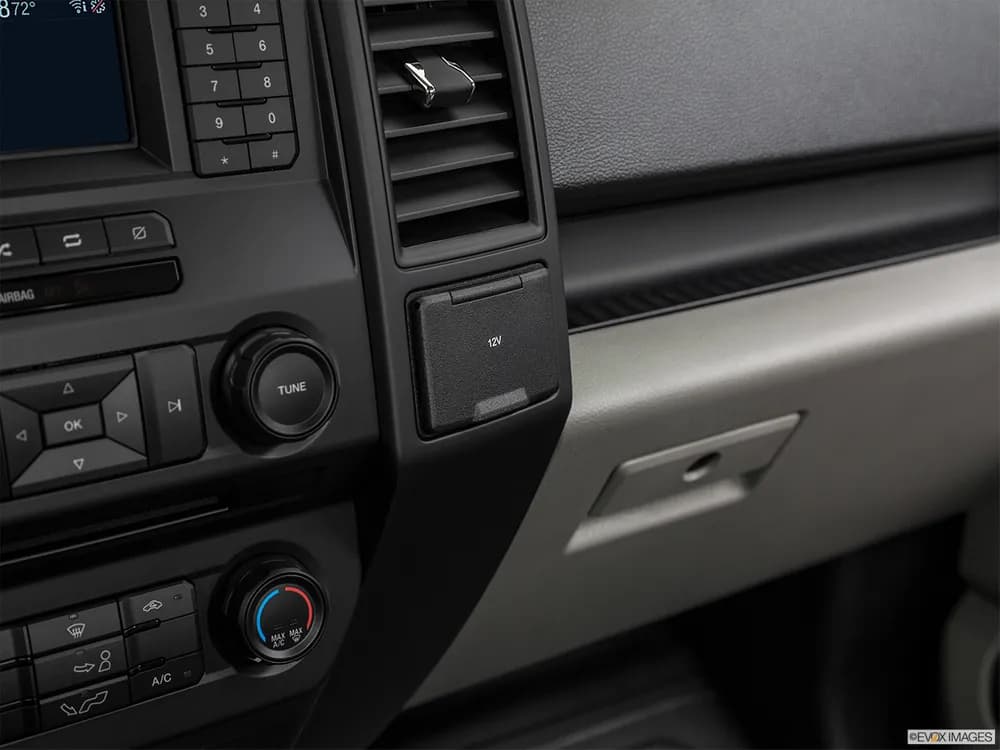 Ford F-150 2019 5.0L Regular Cab XLT (Chrome Pack)