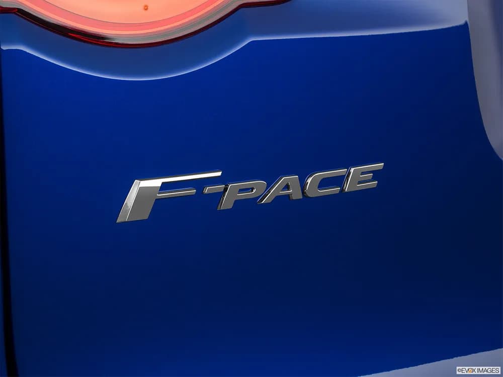 Jaguar F-Pace 2019 2.0T Pure (250 PS)