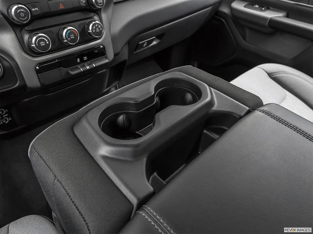 RAM 1500 2022 5.7L Big Horn (Regular Cab)