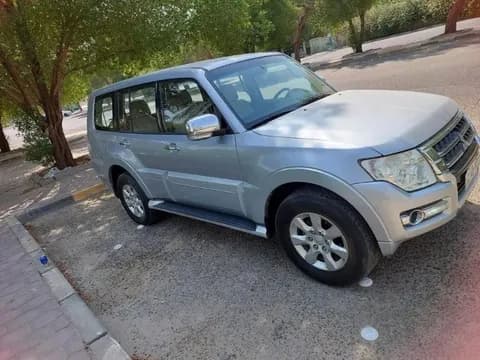 ميتسوبيشي باجيرو 3.5L 3 Door Basic 2017 مستعملة ميتسوبيشي باجيرو 3.5L 3 Door Basic 2017 مستعملة للبيع