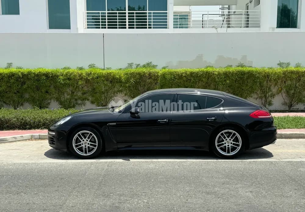 مستعملة بورش باناميرا 3.0L 4 E-Hybrid 2014