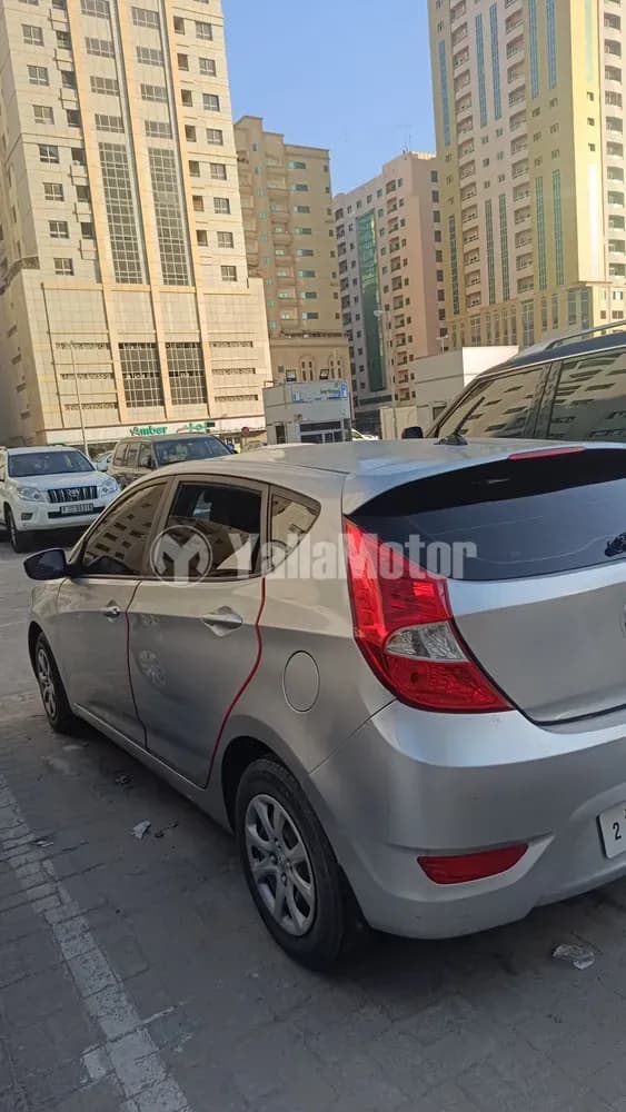 هيونداي أكسينت هاتشباك 1.6L GL 2015 مستعملة