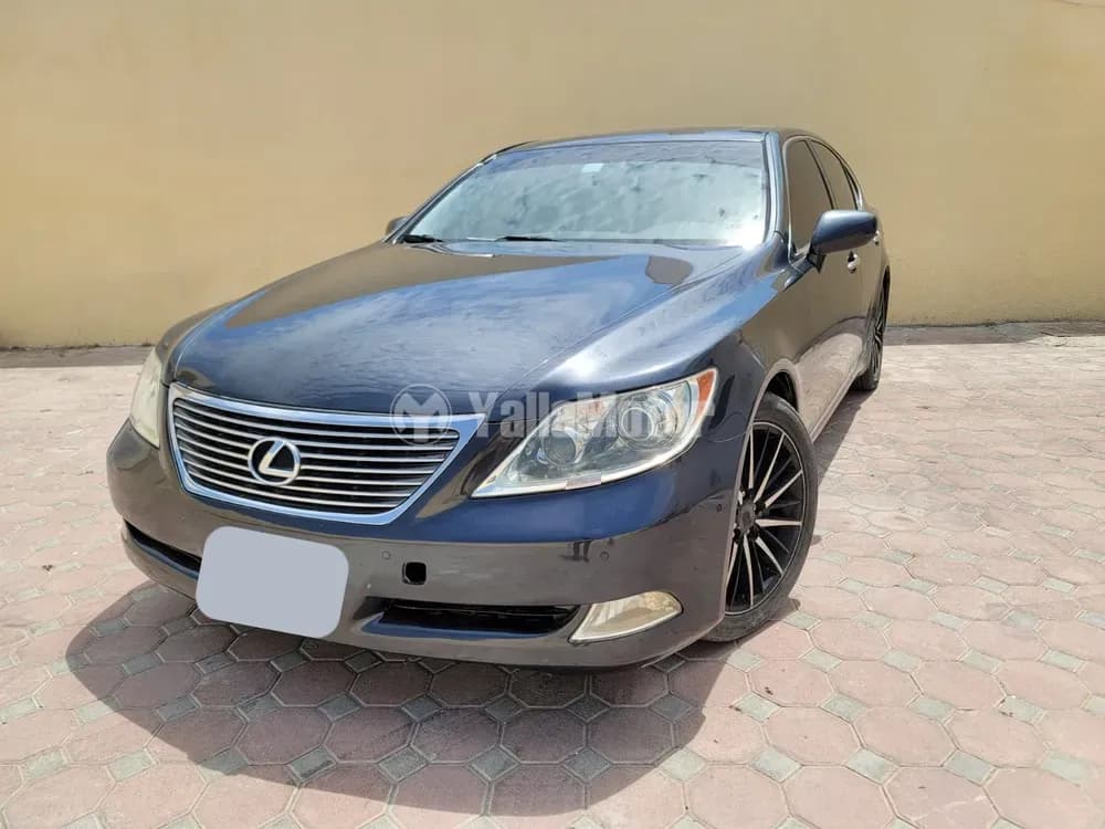 لكزس أل أس 460 4 door 4.6L SWB 2008 مستعملة
