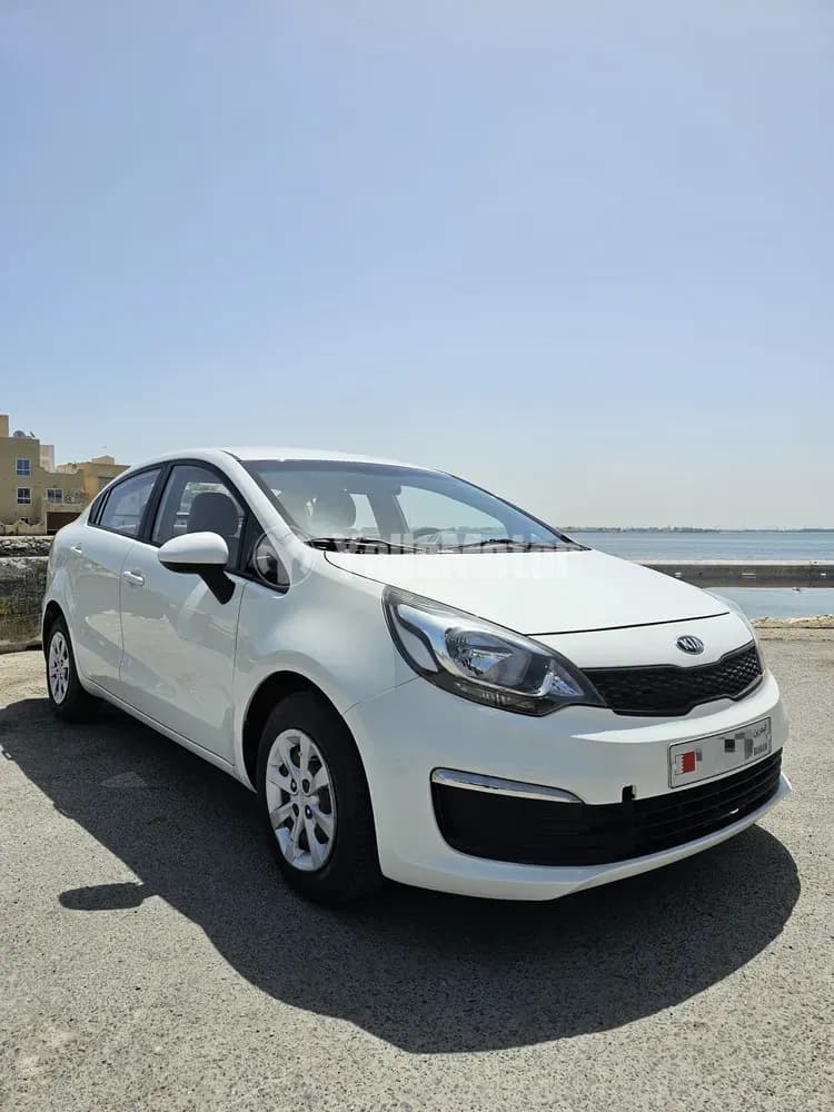 كيا ريو 4 Door Sedan 1.4L 2017 مستعملة