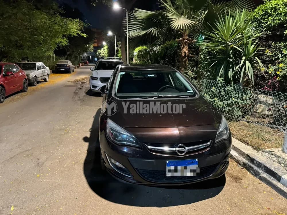 Used Opel Astra Hatchback 1.6L 2013