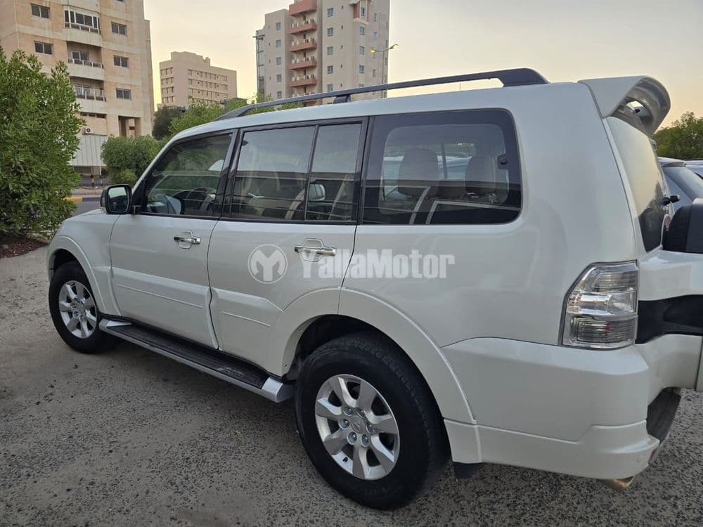 Used Mitsubishi Pajero GLS V6 2017