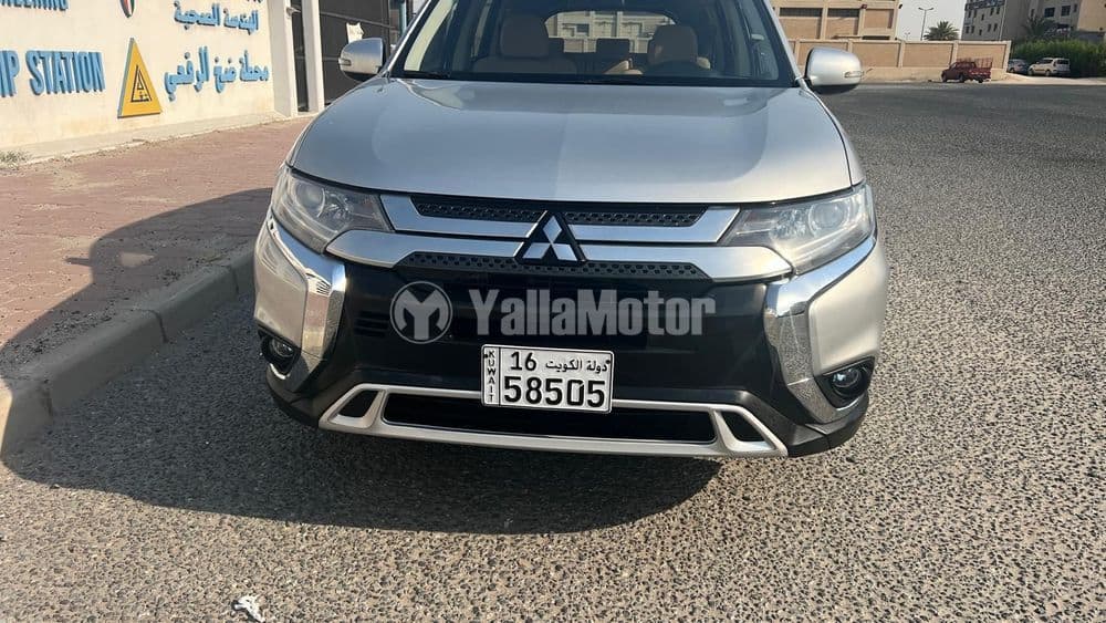 Used Mitsubishi Pajero GLS V6 2017