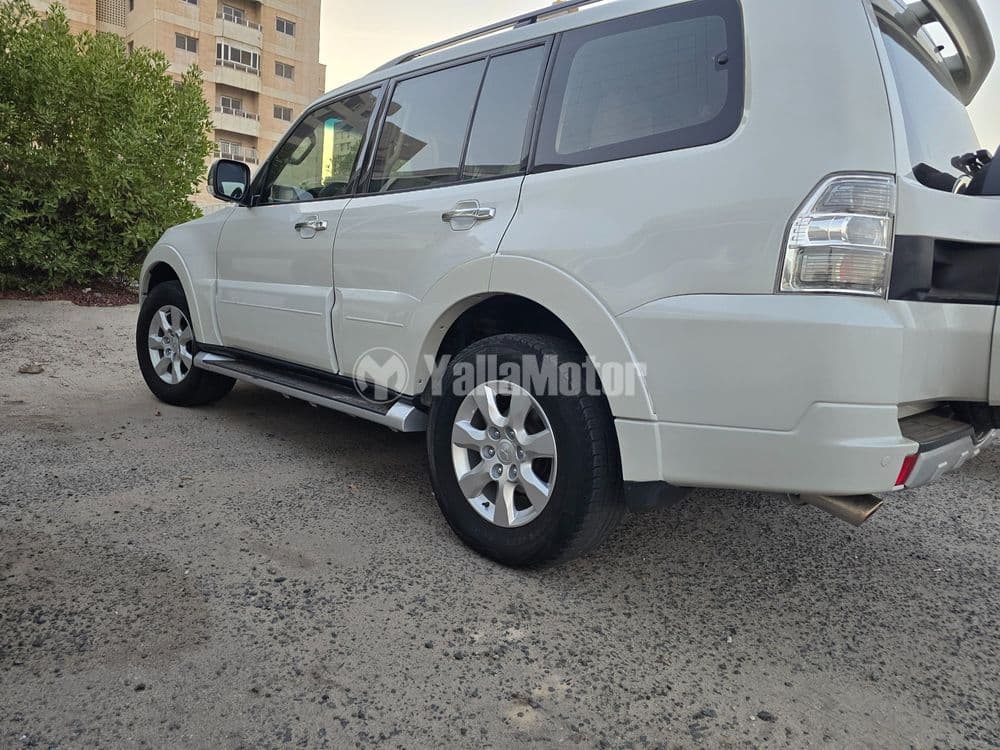 Used Mitsubishi Pajero GLS V6 2017