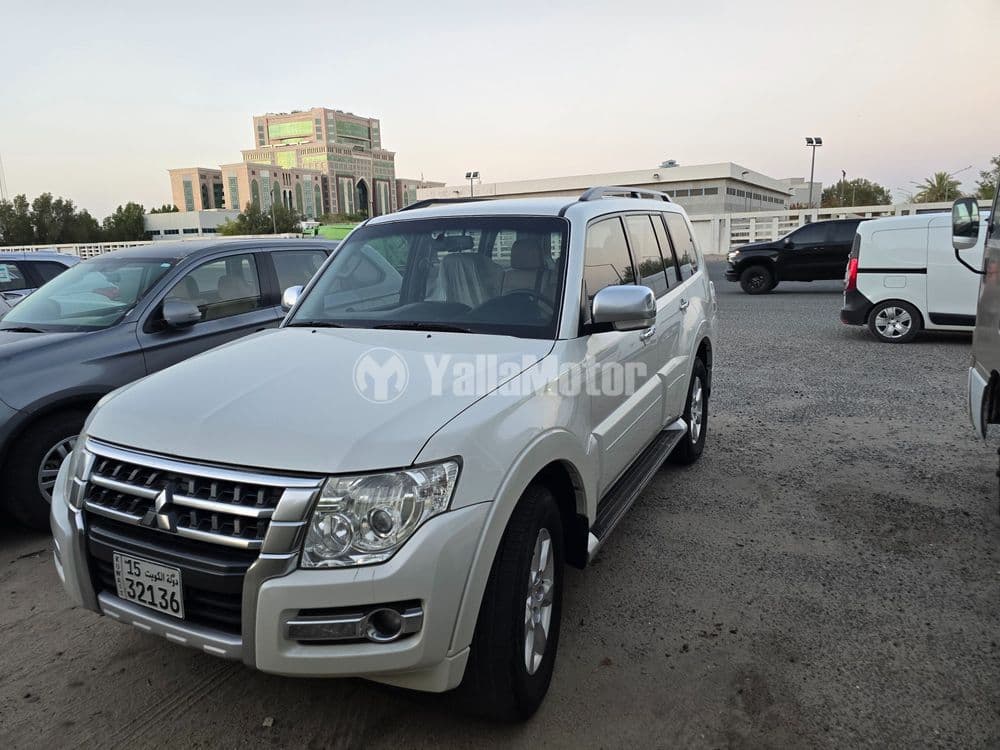 Used Mitsubishi Pajero GLS V6 2017