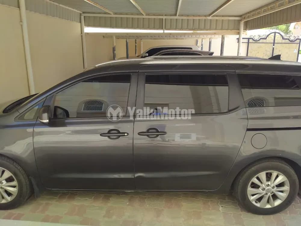Used Kia Carnival 3.3 EX 2016