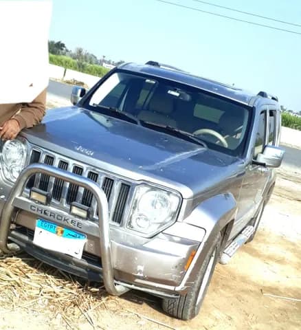 جيب شيروكي Limited 2011 مستعملة جيب شيروكي Limited 2011 مستعملة used_cars.forSale