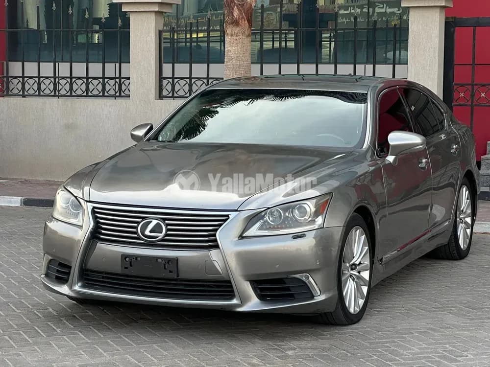Used Lexus LS 460 4 door 4.6L SWB 2014