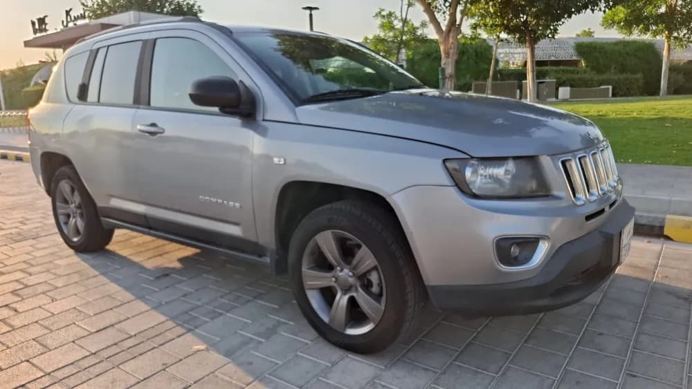 جيب كومباس 2.4L Limited 4x4 2016 مستعملة