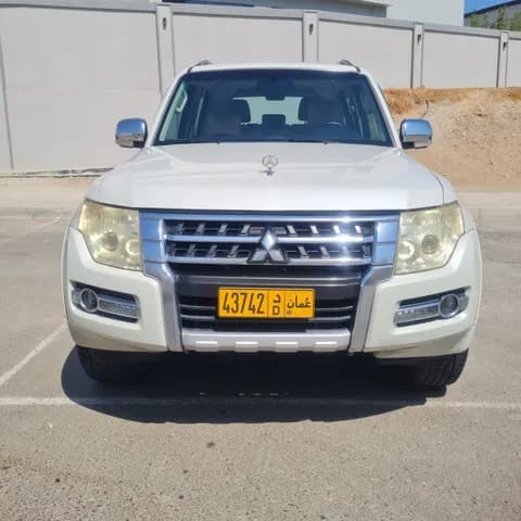 ميتسوبيشي باجيرو GLS V6 2015 مستعملة ميتسوبيشي باجيرو GLS V6 2015 مستعملة للبيع