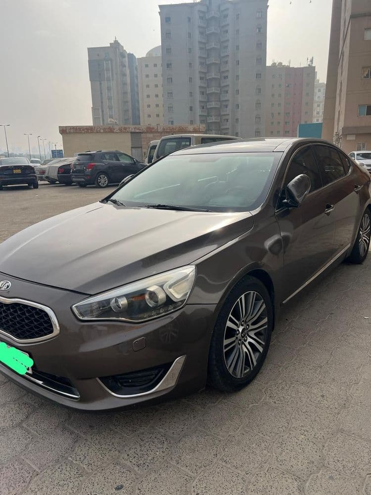 كيا كادنزا 3.5L Top 2015 مستعملة