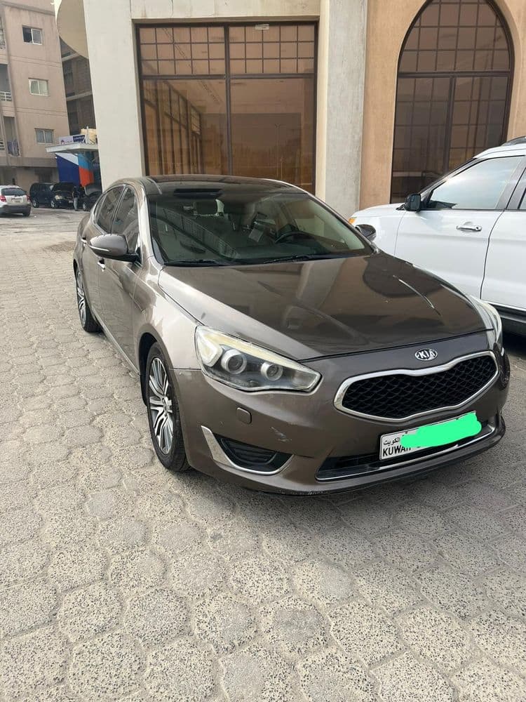 كيا كادنزا 3.5L Top 2015 مستعملة
