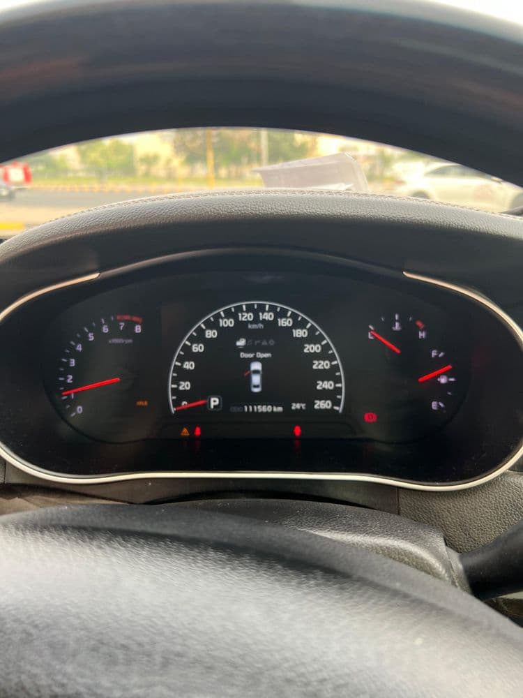 كيا كادنزا 3.5L Top 2015 مستعملة