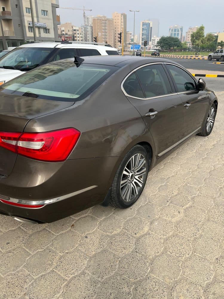 كيا كادنزا 3.5L Top 2015 مستعملة
