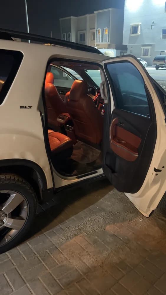 جي إم سي أكاديا 3.6L دفع أمامي 2009 مستعملة