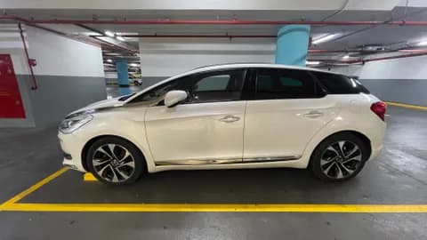 Used Citroen DS5 Sport Chic 1.6 2015 Used Citroen DS5 Sport Chic 1.6 2015 used_cars.forSale