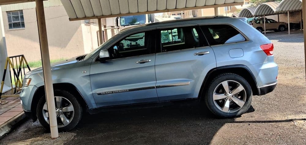 Used Jeep Grand Cherokee 5.7L Overland 2012