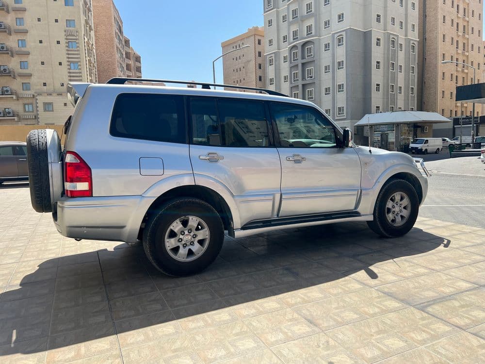 Used Mitsubishi Pajero GLS V6 2005