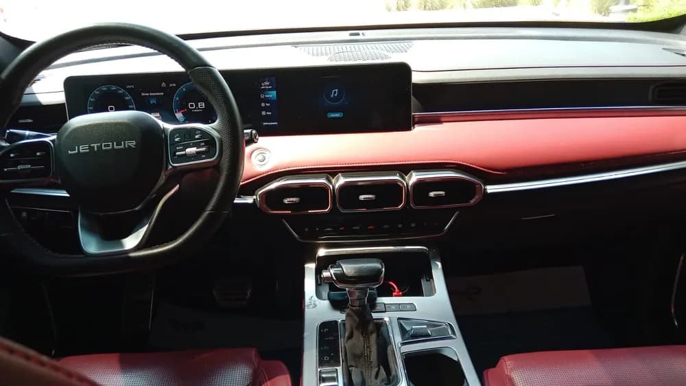 جيتور x70-plus 1-6t-comfort-7-seater 2023 مستعملة