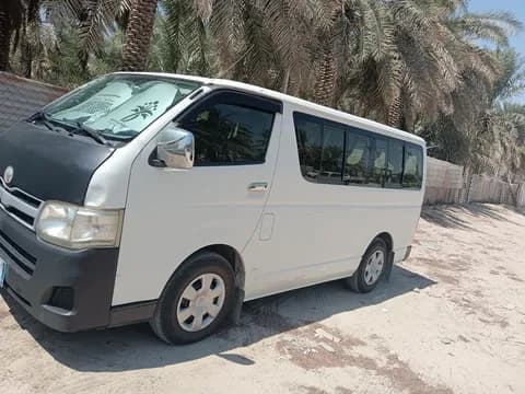 Used Toyota Hiace 2.7L Commuter GL High Roof LWB 2011 Used Toyota Hiace 2.7L Commuter GL High Roof LWB 2011 for sale