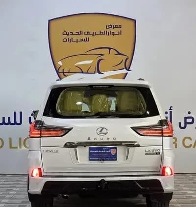 لكزس أل أكس 570 5 door 5.7L 2021 مستعملة