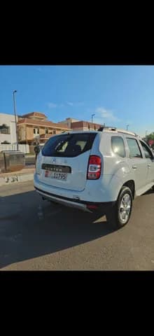 رينو دستر 2.0L 2WD 2015 مستعملة رينو دستر 2.0L 2WD 2015 مستعملة للبيع