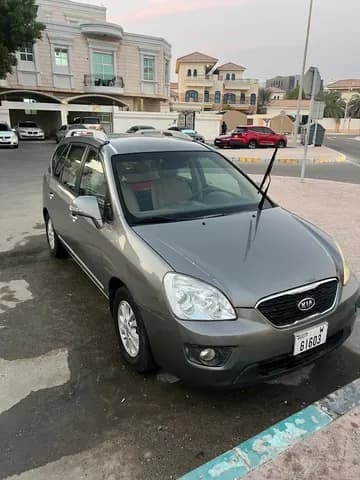 كيا كارنز 2.0 EX 2013 مستعملة كيا كارنز 2.0 EX 2013 مستعملة للبيع