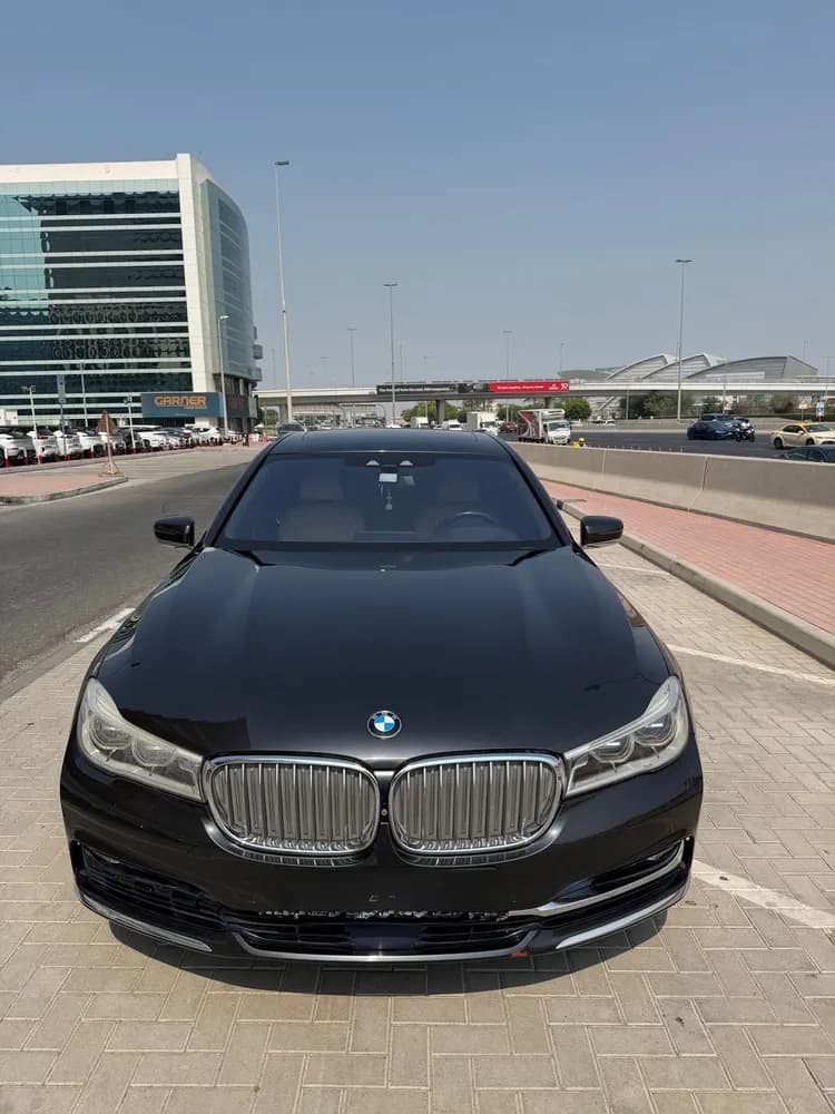 بي إم دبليو الفئة السابعة 740Li 2016 مستعملة