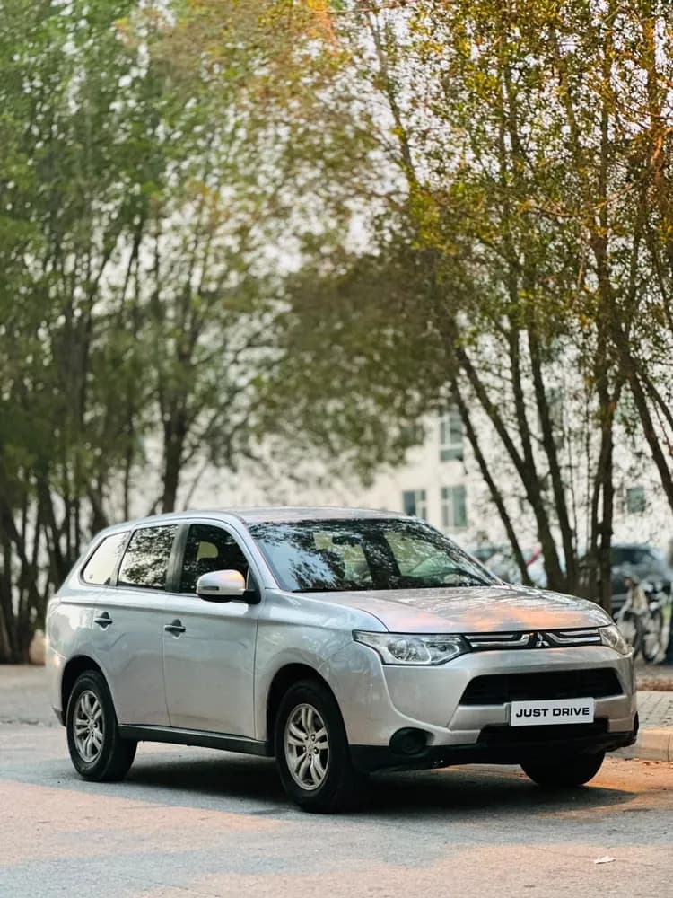 Used Mitsubishi Outlander 2.4L 2014
