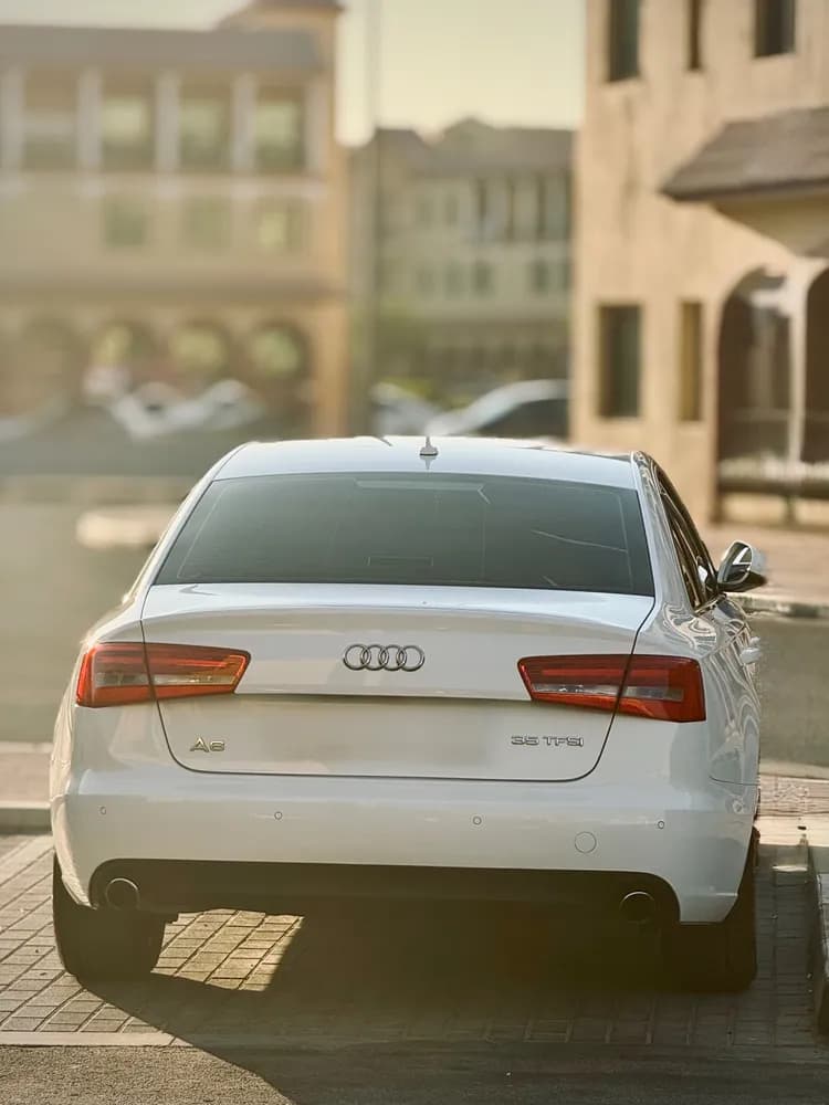 أودي أي6 2.0L (180 HP) 2015 مستعملة