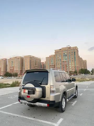 ميتسوبيشي باجيرو 3.5L 5 Door Mid 2008 مستعملة ميتسوبيشي باجيرو 3.5L 5 Door Mid 2008 مستعملة للبيع