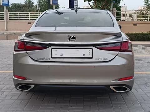 Used Lexus ES 350 4 door 3.5L 2019 Used Lexus ES 350 4 door 3.5L 2019 used_cars.forSale