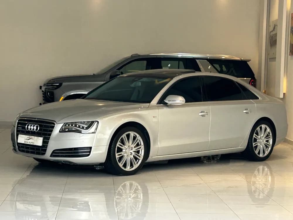 أودي أي8 أل 3.0L (290 HP) 2012 مستعملة