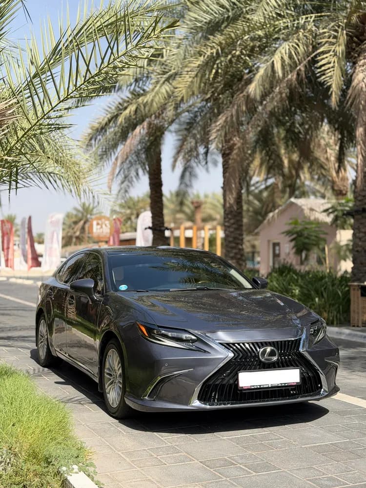 Used Lexus ES 350 4 door 3.5L 2014