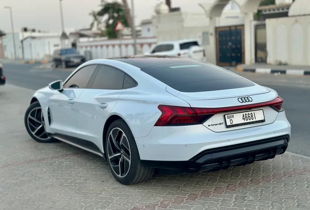 أودي e-tron GT 93 kWh quattro 2022 مستعملة