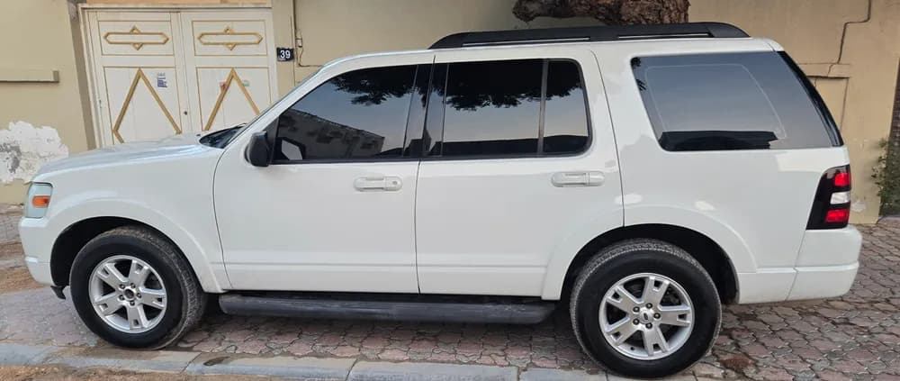 Used Ford Explorer XLT 2010