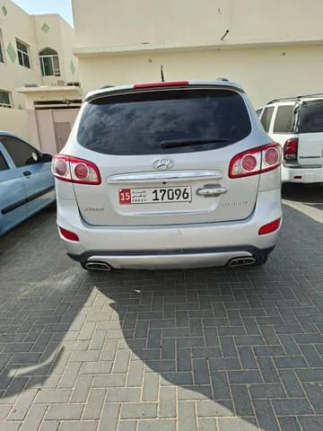 Used Hyundai Santa Fe 2.4L FWD 2012 Used Hyundai Santa Fe 2.4L FWD 2012 for sale