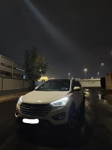 Used Hyundai Grand Santa Fe 3.3L AWD Mid 2015 Used Hyundai Grand Santa Fe 3.3L AWD Mid 2015 used_cars.forSale