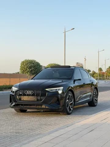 أودي Q8 3.0T 55 TFSI (335 HP) 2020 مستعملة أودي Q8 3.0T 55 TFSI (335 HP) 2020 مستعملة used_cars.forSale