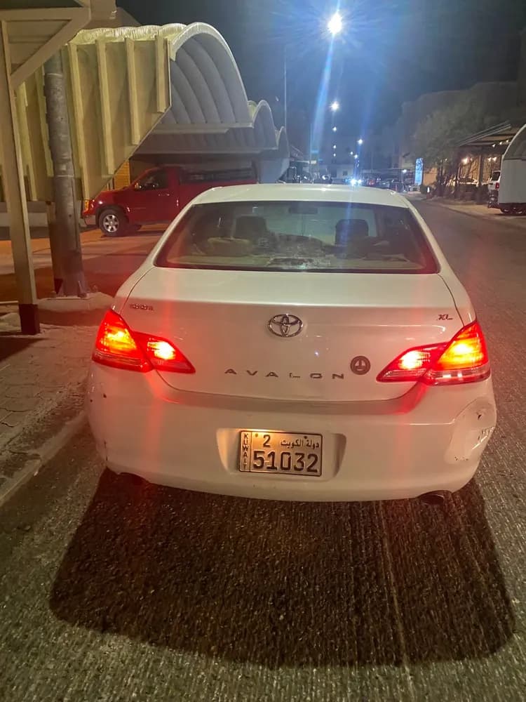 تويوتا أفالون Sedan 2006 مستعملة