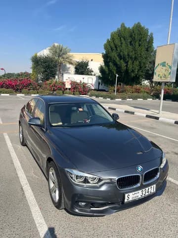 بي إم دبليو الفئة الثالثة - سيدان 318i 2017 مستعملة بي إم دبليو الفئة الثالثة - سيدان 318i 2017 مستعملة used_cars.forSale